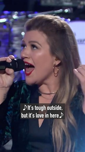 Cher Nation on Instagram: "Kelly Clarkson Performing Cher’s DJ Play A Christmas Song 💃 🪩 🎄"