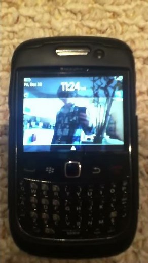 How to turn on a blackberry