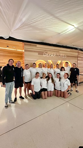 Day 1 of our @68sports x CWPA Singapore Tour! ✈️🇸🇬 A massive first day for the group - everyone met at Sydney Airport for the 8.5-hour flight over, and it was great to have almost the full team and management together for the first time 🙌 We were met at the airport by @sgp_waterpolo athlete Ting Ting, who helped us get settled into our accommodation and then walked us over to the training pool for a short session to finish the day 🤽‍♀️ All set for a big week ahead! 🔥 #cwpasingaporetour #cwp