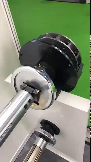 How does safety chuck and magnetic powder brakes work together?