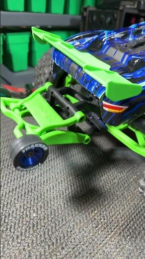 New wheelie bar on the Traxxas Rustler 4x4 VXL