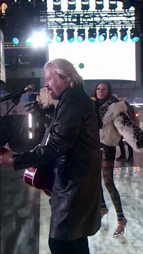 Little Big Town brought their heart and soul to the Rockin' Eve stage 🫶
