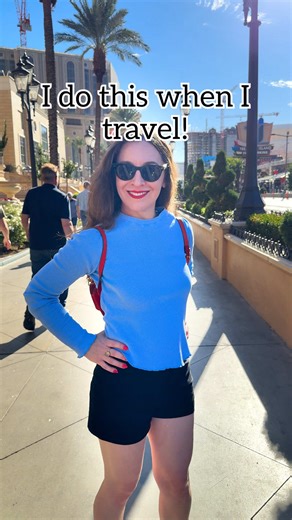 Easy fashion trick! 🎒 How to turn a crossbody bag into a backpack! #CrossbodyBag #travel #backpack #fashiontips