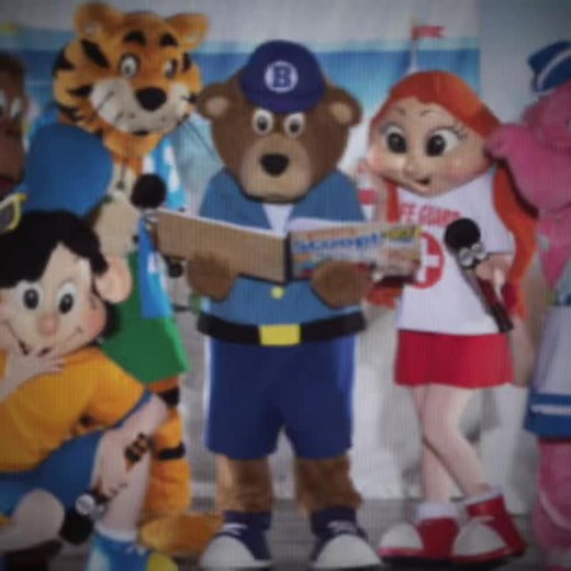 Seaside Squad Haven: Meet the Characters & Shop