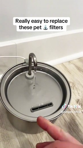 Takes about 30 seconds to replace all the filters in this cat fountain! #replacementfilters #waterfilter #waterfiltration #waterfountain #petwaterfountain #catbowl #dogbowl #tiktokshopspringglowup #ttslevelup #ttsdelightnow #springtok