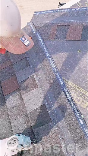 31K views · 68 reactions | startin the rake https://linktr.ee/tarmasterroofingstore #roofing #roofer #fyp #ruferos #foryou #fastestroo #satisfying | The Tarmaster | Facebook