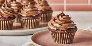 Easy Moist Chocolate Cupcakes