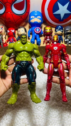 hunting toys Hulk vs Iron Man