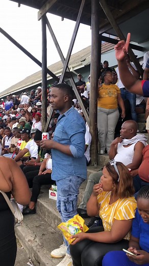 Abantwana base Hemingways beyobhuqa inyoni @EL_Bobbies #rugby #emonti