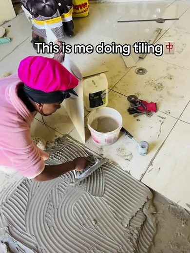 Andsadingi ukuqesha umntu for tiling, I can do it for myself♥️🀄️ #fypシ゚viral #plumbing #tiling #imbokodoinamandla