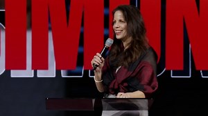 CNN reporter tracks down doctor spreading dangerous lies (2021)