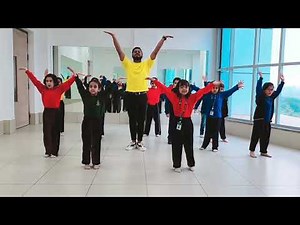 Happiest Christmas Tree Dance