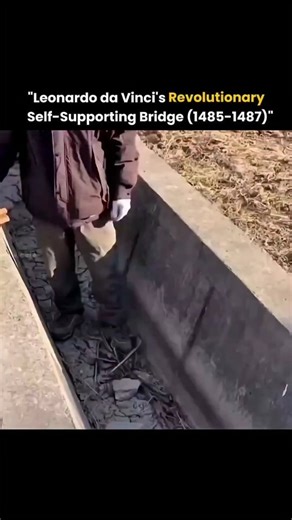 explainiosity on Instagram: "The post showcases Leonardo da Vinci’s self-supporting bridge design from the late 15th century, a structure engineered without nails, ropes, or permanent fasteners, relying entirely on balance, compression, and interlocking wooden beams. The geometry alone allows the bridge to lock into place, supporting its own weight and additional load through pure physics. Originally conceived as a portable military bridge, it could be assembled and dismantled rapidly, making it