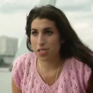 Amy Winehouse - A newly released interview of Amy in...