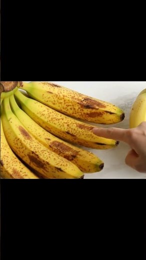 Stop Bananas Turning Black 🍌 (Secret Freshness Hack That Actually Works!)