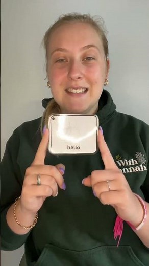 Makaton sign for “hello”