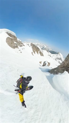 Cody Peak conditions ✅ with Jackson Hole athlete Rob Kingwill on a ☀️ day last weekend. Ride the tram 🚠 and access spring conditions outside the boundaries of the Resort! 👉 When entering into the backcountry, always have the proper knowledge, equipment, a partner(s), and a plan. If you don’t know…don’t go. 🎥: GoPro MAX | Jackson Hole Mountain Resort