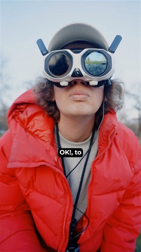 MÓWI KAMERA 🎥, AI Nowości! 🤯 on Instagram: "Pierwszy dron który widzi wszystko dookoła i znika z obrazu który rejestruje. Patrzenie z powietrza przez oczy kamerek które łączą obraz w sferę 360, daje zupełnie nowe odczucia w lataniu dronem. Jakby połączyć VR z FPV ale w trybie spokojnym. Efekty dzieją się dopiero w postprodukcji. Waga: poniżej 249 gramów. Rolka jest wynikiem współpracy z @insta360polska #WSPÓŁPRACA #Antigravity #dron #ciekawostki #narzędzia #ciekawostk #filmowanie #montaz #adri