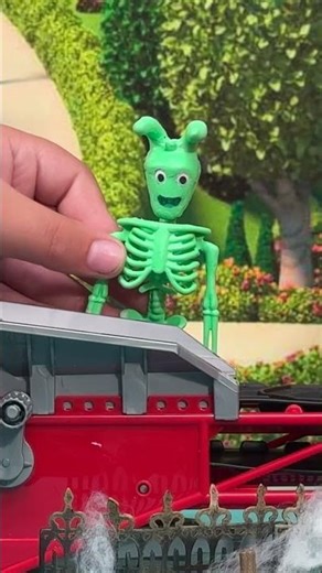 🎃The Colorful Halloween Cloning Machine!🎃| Morphle | Moonbug Kids #shorts