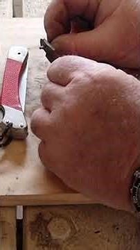 Fixing a pocket knife with lock wobble