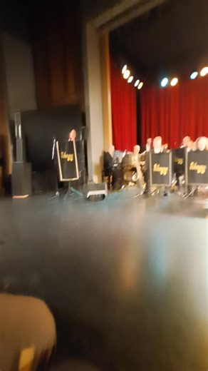 74 reactions | James Bonde med brud och Kibb med Clara, vilken fest ni bjöd på. Vi kom helt utan förväntningar, men måste medge att ni leverade en helt otrolig stämning, fylligt sound, svängiga låtar, helt huippu. Denna föreställning måste ni föra utanför ön. Tack också till Terrassn för serveringen och förstås till Jill som hållit i trådarna för det hela. Nu en conjamin i soffan. | Johan Jussi Lindberg | Facebook