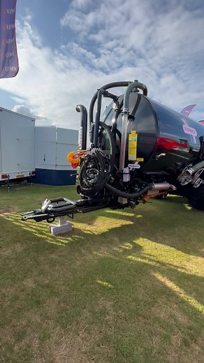 2.7K views · 87 reactions | A fleet of Slurry tankers. A 6000gal 4500gal and a 2500gal with plenty of options.  | Redrock Machinery | Facebook