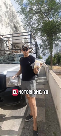 seguimos emprendiendo #emprendimiento #construction #motorhome #pasteleriaartesanal #f100