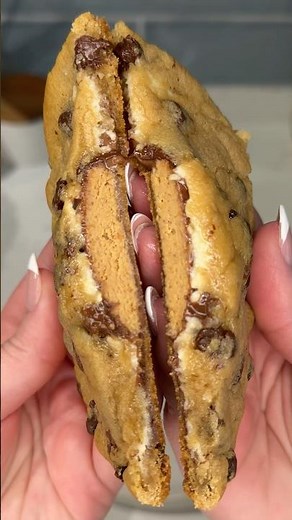 viral reeses cheesecake stuffed chocolate chip cookies recipe 🍪 #chocolate #cookies #shorts #recipe
