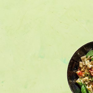 Now with more options than ever, you can add EXTRA SERVINGS of your favourite meals. Will you be using this feature this week? ORDER NOW 👉🏼 http://hellofr.sh/RrB #Fresh | HelloFresh