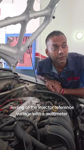 Test Injector Reference Voltage with Multimeter