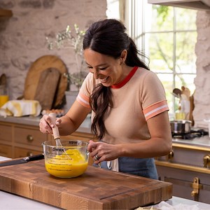 147K views · 858 reactions | “Haste makes waste.”—a helpful word from Chip Gaines when it comes to Joanna Gaines’ hollandaise sauce. Get her recipe and more breakfast classics from #MagnoliaTable today at 1/12c on #MagnoliaNetwork. | Magnolia Network | Facebook