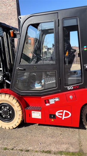 Essential Forklift Safety Tips for Warehouse Operations