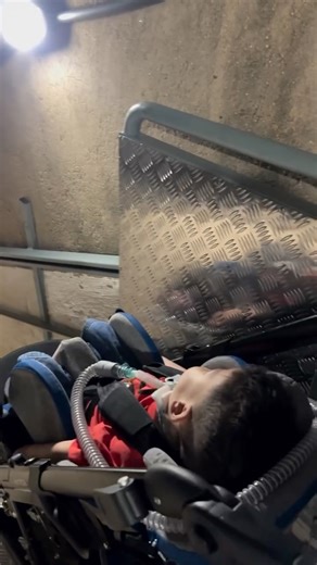 Jorge no Projetinho on Instagram: "Jorginho chegando do pião noturno na quebrada 🚀🤣"