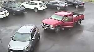 Two Cars Stopped in Parking Lot—What the Red Car Driver Does Is Shocking