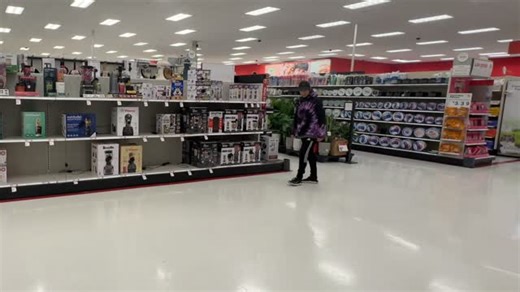 Tommyslyf on Instagram: "NEW YT VID “FLIPS IN TARGET 2” 🎈 link in bio! . . “TOMMYSLYF” on YouTube. . . #flips #acro #acrobat #backflip #frontflip #sideflip #flipping #trickshot #trick #viral #parkour #breakdance #flip #acrobatflips #gymnast #gymnastics #tricking #sideflips #movementculture #movement #backflips #parkourfreerun #handstand"