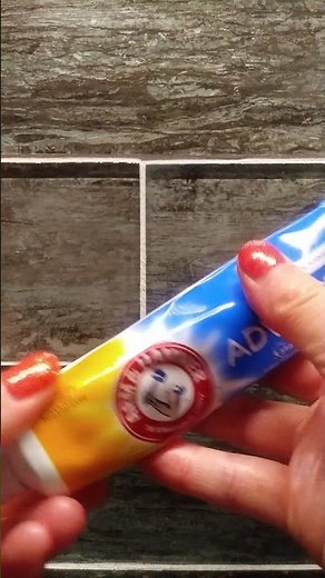 In Hand Review of ARM & HAMMER Advance White Extreme Whitening Toothpaste