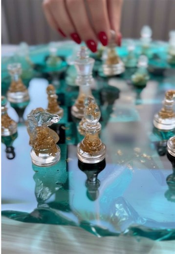 They look like ice… but it’s epoxy resin 🧊 Frozen Resin Art chess set ♟️ Would you play on ice like this? 👀 #resinart #epoxyresin #chessart #handmadeart For all my projects I use @Artline Epoxy Resin — it’s easy to work with, beautifully clear, and perfect for beginners and advanced artists. You can get 15% off with my promo code: RESINARTMARY15 🌿✨ If you want to learn how to make pieces like this from scratch, the course link is in my bio 💛