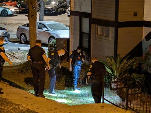 Person in custody after shooting at Tallahassee student apartments