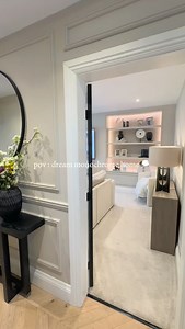 POV: you live in a dream monochrome home 🖤🤍 Soft layers, warm neutrals and that calm, “everything has a place” feeling… this is honestly my idea of interior peace. It’s giving slow mornings, coffee in hand, no visual noise and a home that just breathes ✨ Monochrome doesn’t mean cold or boring — it’s all about texture, tone and getting the balance right. Think boucle, linen, wood and a little touch of black to ground it all. Would you live in a home like this or do you need a pop of colour to f