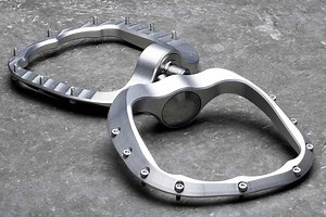 Pendulum (ré)invente la pédale de vélo avec un dispositif pesant seulement 207 grammes