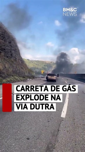 Momento exato em que uma Carreta de Gás explode após tombamento na Via Dutra