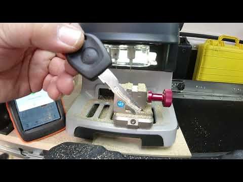 Xhorse Dolphin XP-005 Cutting Audi HU66 Key Example