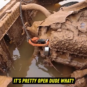 You know it's old when the engine is out! 😂 | Wrecked & Recovered