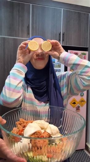 DAYAH BAKAR on Instagram: "Terasa mcm MasterChef betul . Padahal buat recipe simple, tengok senang dan viral so kita cuba lah ek, in one random night in Sungai Petani. Cucumber Tuna Salad, everyone ✨"