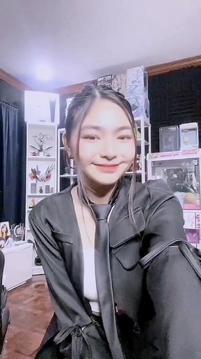 Welcome to the World of DexieNatics with Dexie Diaz