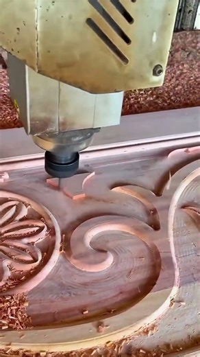 Creating Decorative Patterns on Wooden Door Surface #woodworking #design