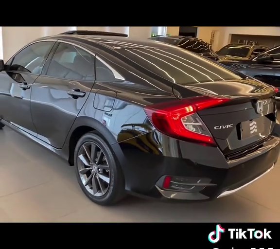 Honda Civic Touring 1.5 Turbo 2021: Performance e Estilo
