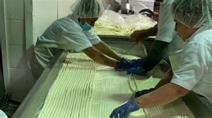Weyauwega Star Dairy breaks world record for longest piece of string cheese