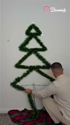 Christmas wall tree decor 🎄✨#creative #walldecor #christmastree