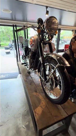 INSANE Classic Bike Spotted at Rykas Café 😳 (BSA A10)